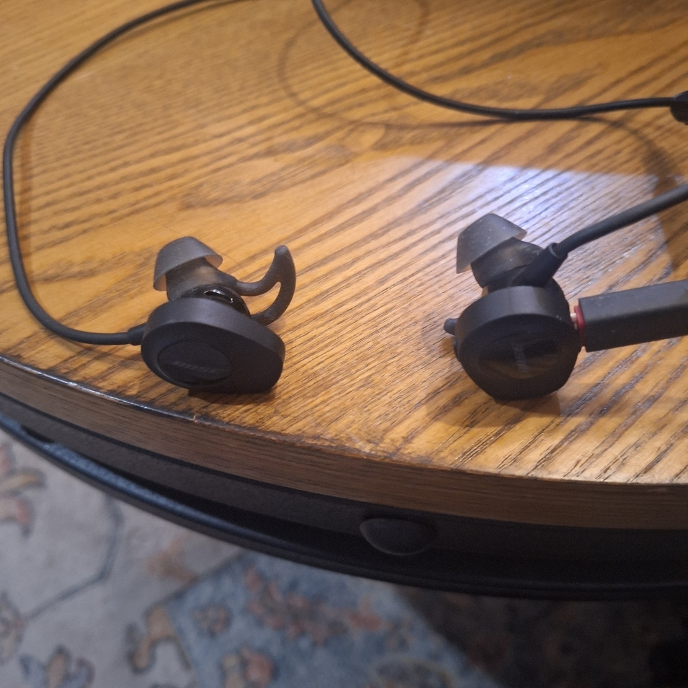 Bose Soundsport Bluetooth Earbud Headphones